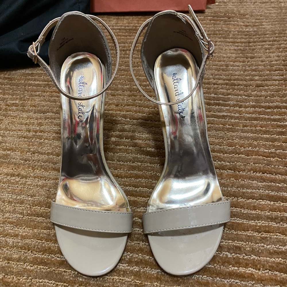 Beige heels